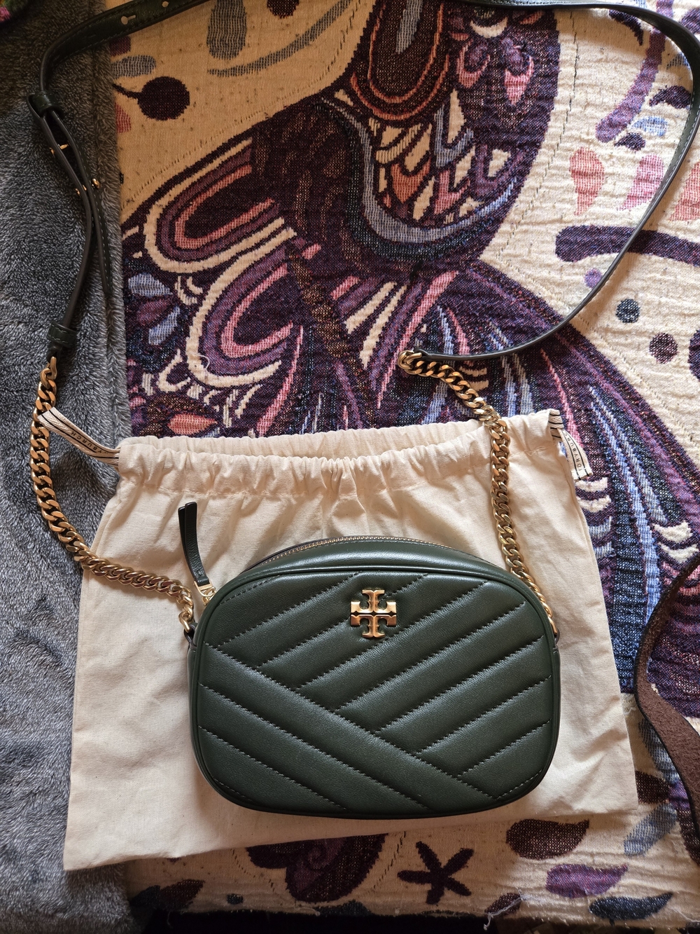 Like NEW Tory Burch Green Quilted Camera Bag with Gold Chain